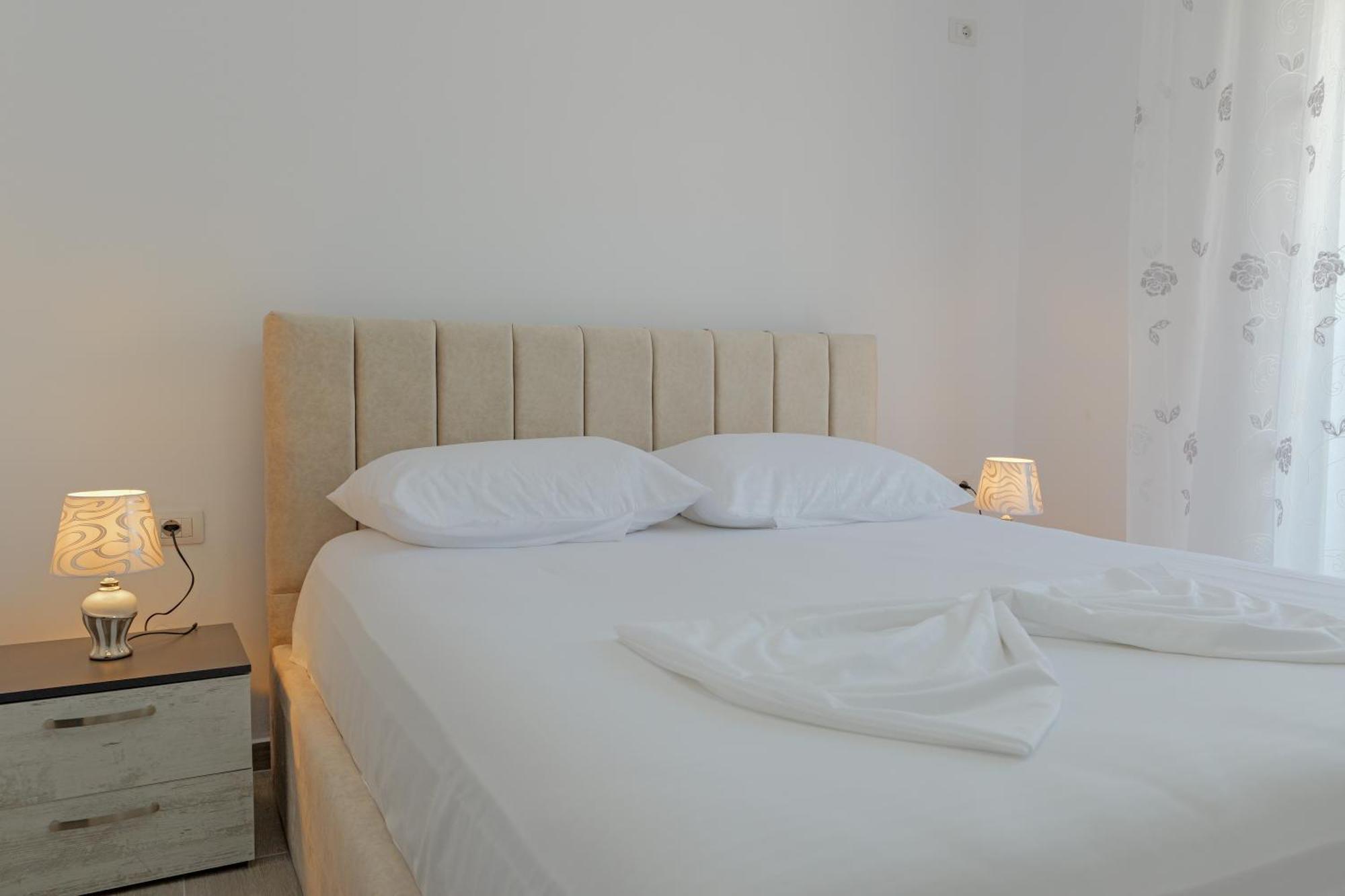Aldisen Apartment Sarande Exterior photo
