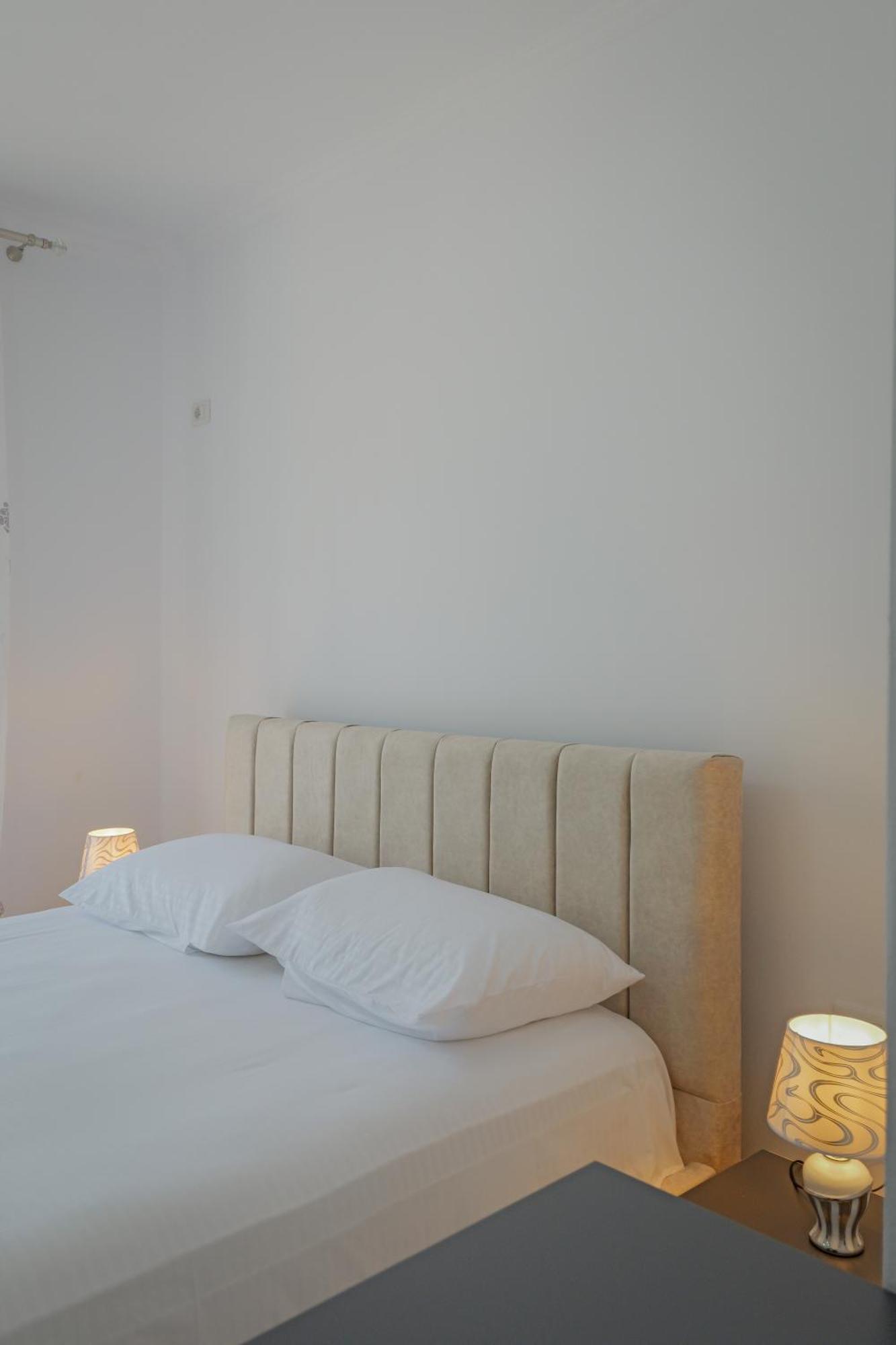 Aldisen Apartment Sarande Exterior photo
