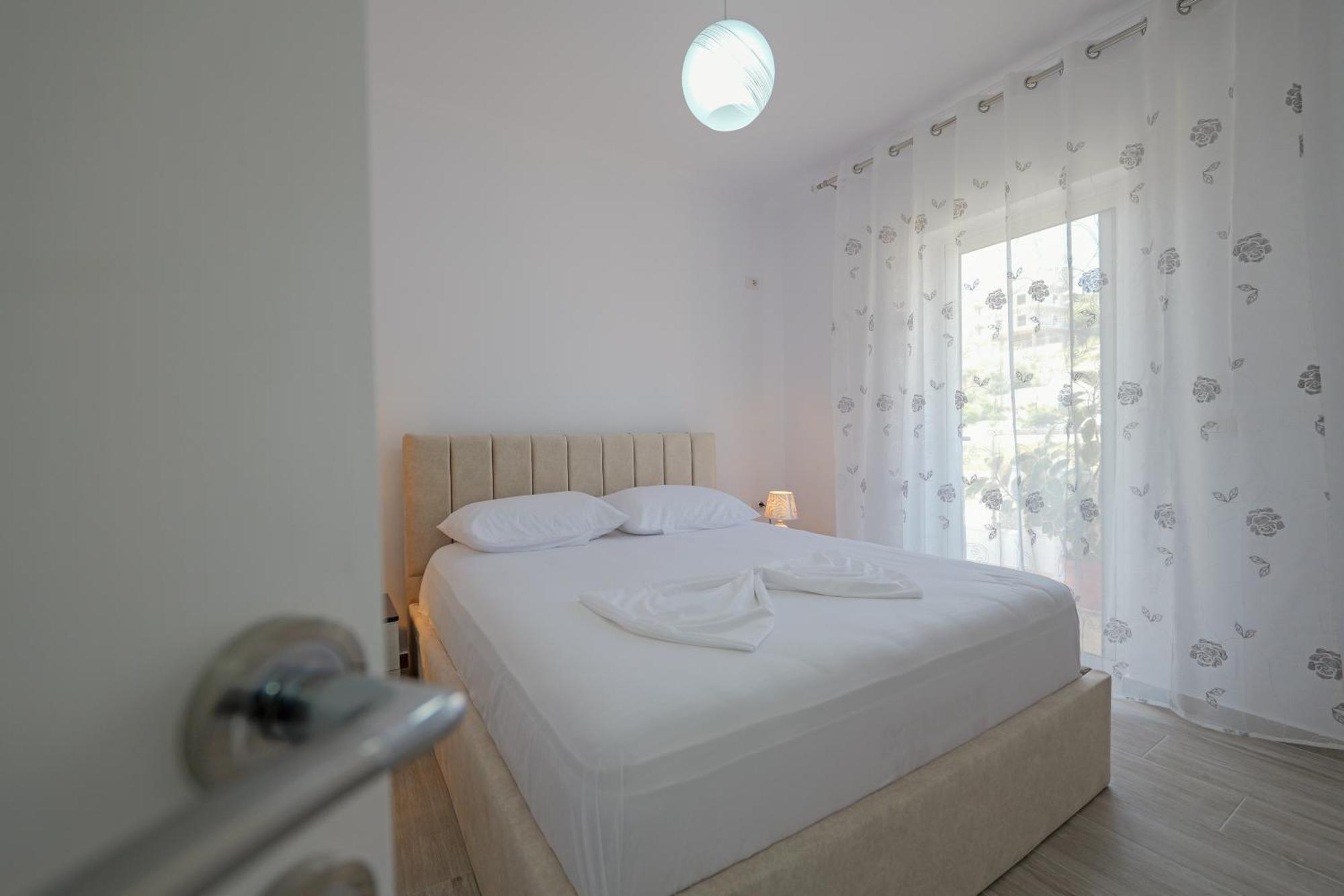 Aldisen Apartment Sarande Exterior photo